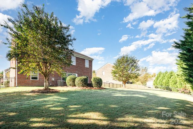 2424 Flintshire Lane, Gastonia, NC 28056