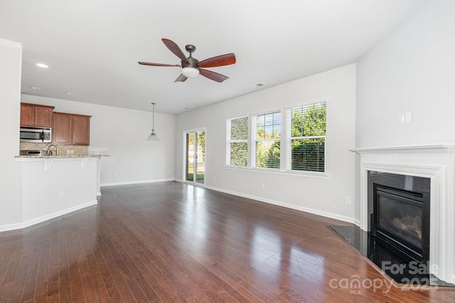 2424 Flintshire Lane, Gastonia, NC 28056