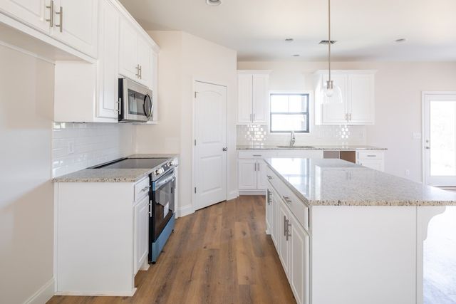 43 Lee Road 2167, Valley, AL 36854