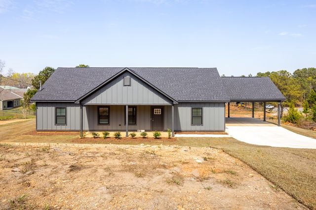 43 Lee Road 2167, Valley, AL 36854