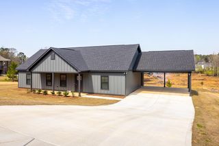 43 Lee Road 2167, Valley, AL 36854