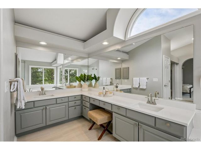 10086 Stratford Pl, Highlands Ranch, CO 80126