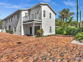 301 SE 22nd St, Fort Lauderdale, FL 33316