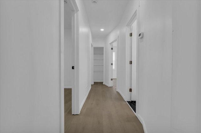 2525 Leslie Street, Detroit, MI 48238