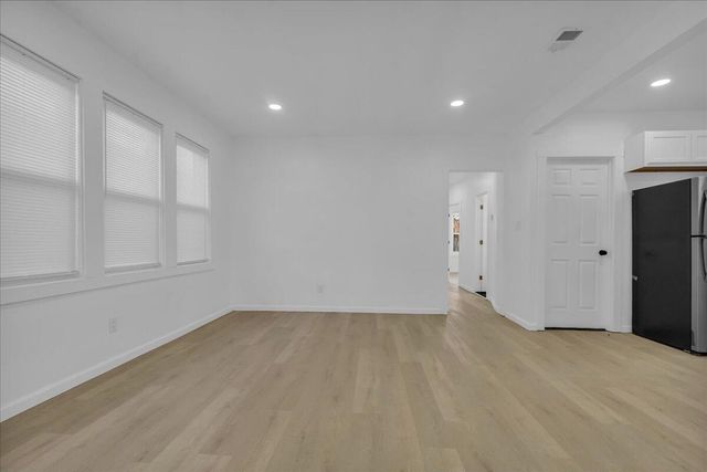 2525 Leslie Street, Detroit, MI 48238