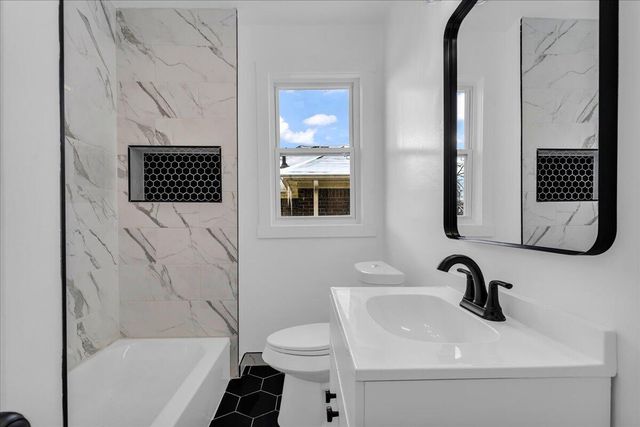 2525 Leslie Street, Detroit, MI 48238