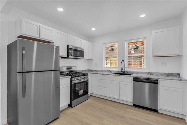 2525 Leslie Street, Detroit, MI 48238