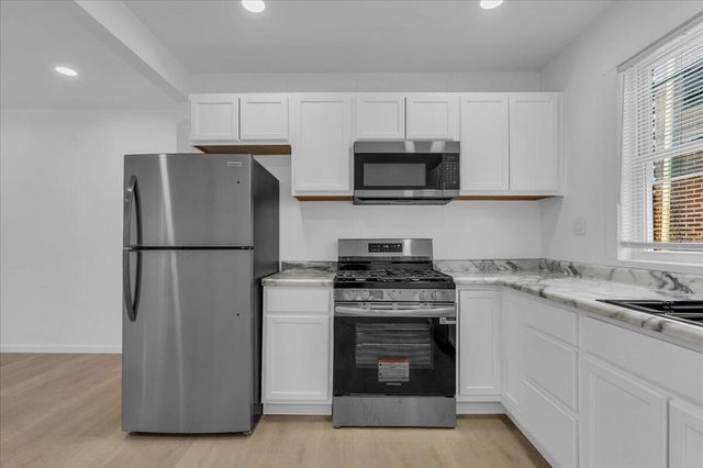 2525 Leslie Street, Detroit, MI 48238