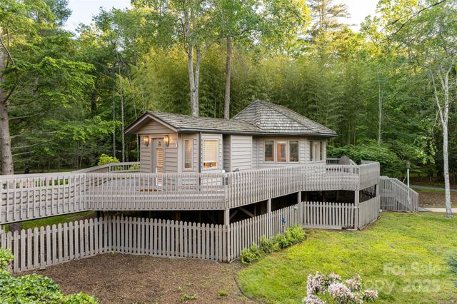 268 Holly Arbor Lane, Asheville, NC 28803