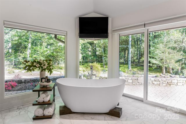 268 Holly Arbor Lane, Asheville, NC 28803