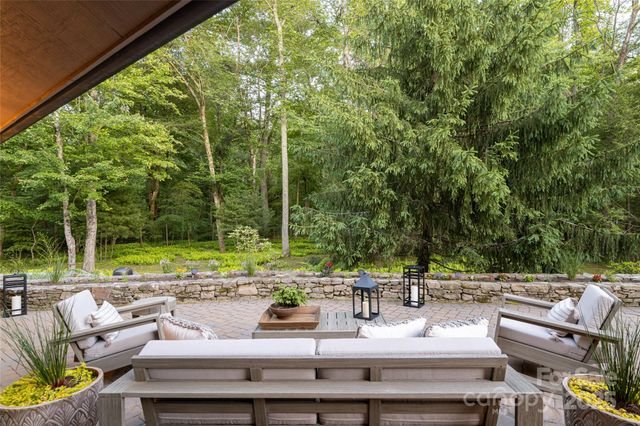 268 Holly Arbor Lane, Asheville, NC 28803