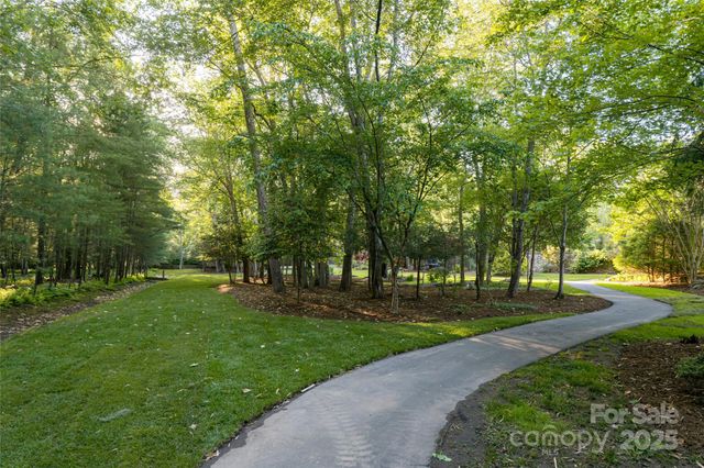 268 Holly Arbor Lane, Asheville, NC 28803