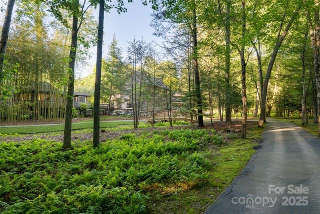 268 Holly Arbor Lane, Asheville, NC 28803
