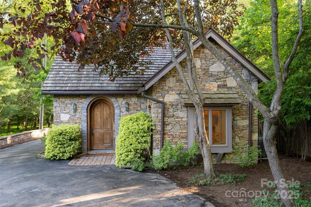 268 Holly Arbor Lane, Asheville, NC 28803