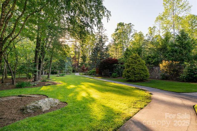 268 Holly Arbor Lane, Asheville, NC 28803