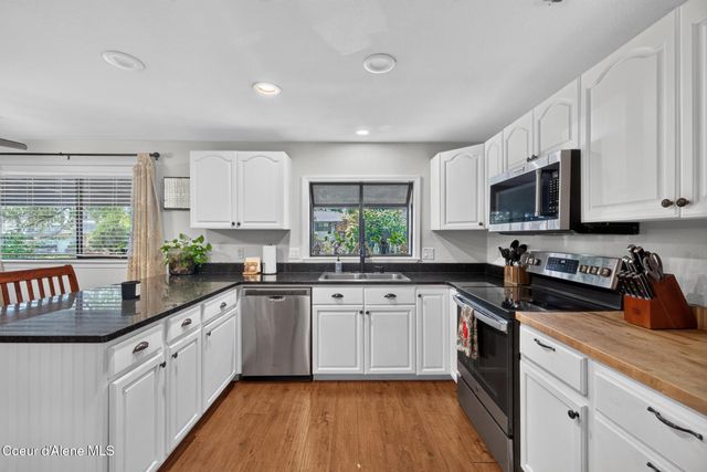 11760 N Peridot DR, Hayden, ID 83835