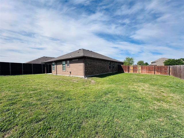 215 Belmont Park Drive, Ponder, TX 76259
