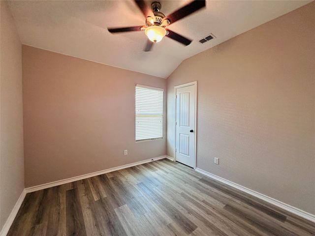 215 Belmont Park Drive, Ponder, TX 76259