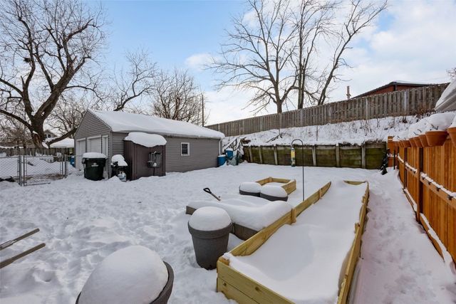 3407 H Ave NW, Cedar Rapids, IA 52405