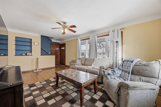 3407 H Ave NW, Cedar Rapids, IA 52405