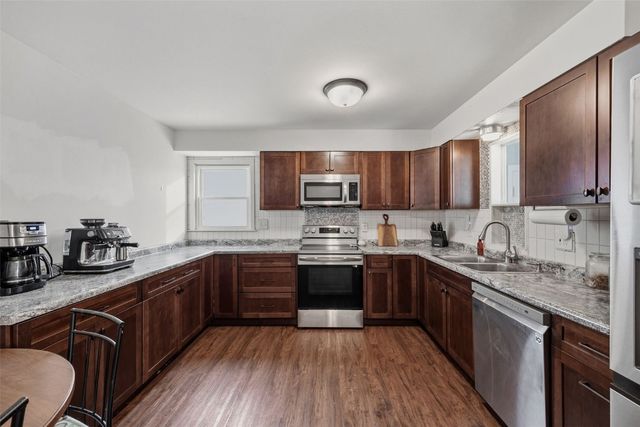 3407 H Ave NW, Cedar Rapids, IA 52405