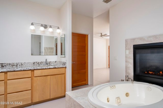 6610 E Cll De Amigos, Tucson, AZ 85750