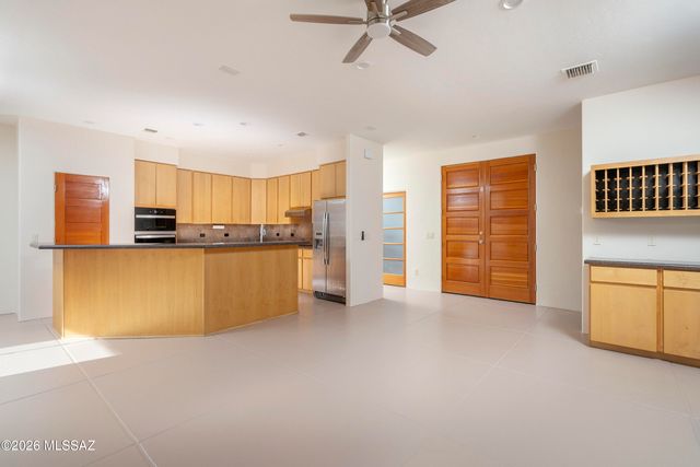 6610 E Cll De Amigos, Tucson, AZ 85750