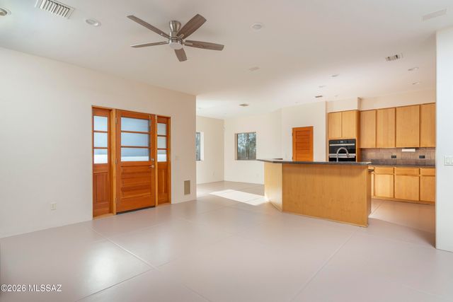 6610 E Cll De Amigos, Tucson, AZ 85750