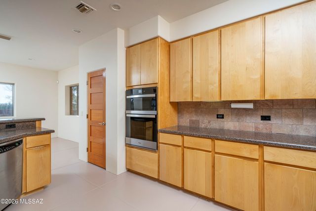 6610 E Cll De Amigos, Tucson, AZ 85750