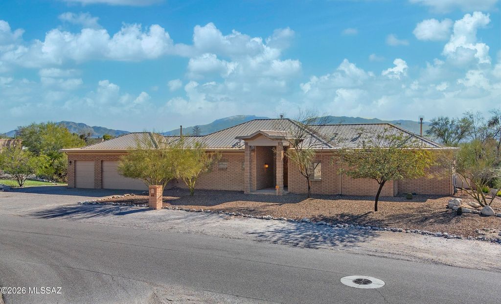 6610 E Cll De Amigos, Tucson, AZ 85750