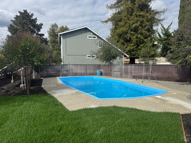 4415 Dove Ct, Napa, CA 94558