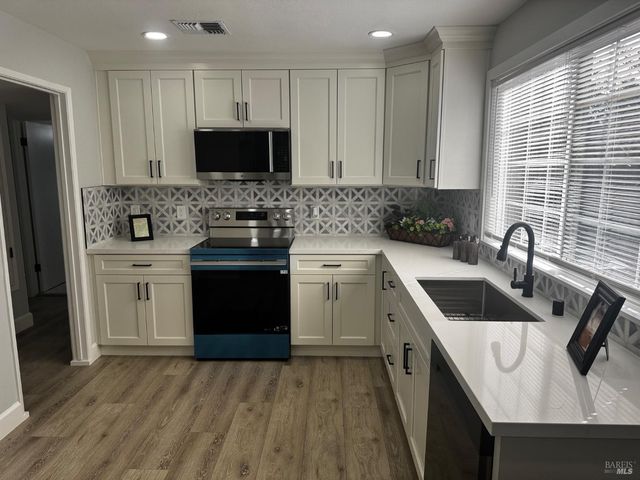 4415 Dove Ct, Napa, CA 94558