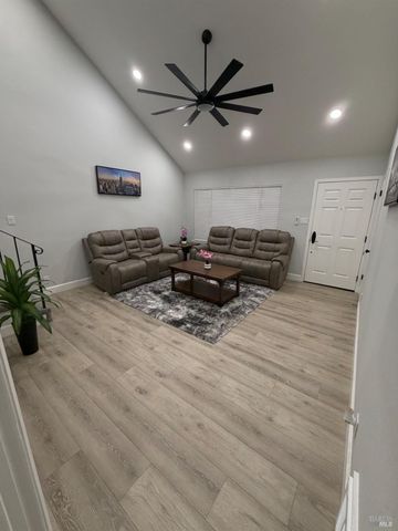 4415 Dove Ct, Napa, CA 94558