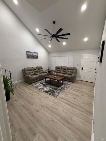 4415 Dove Ct, Napa, CA 94558