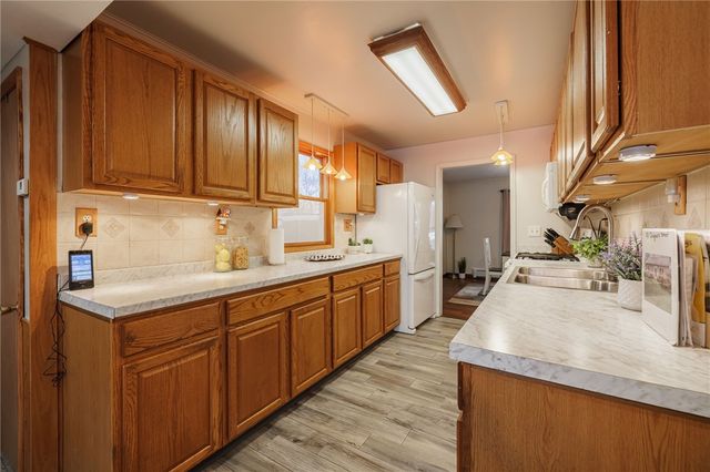 181 Iroquois Street, Webster, NY 14580