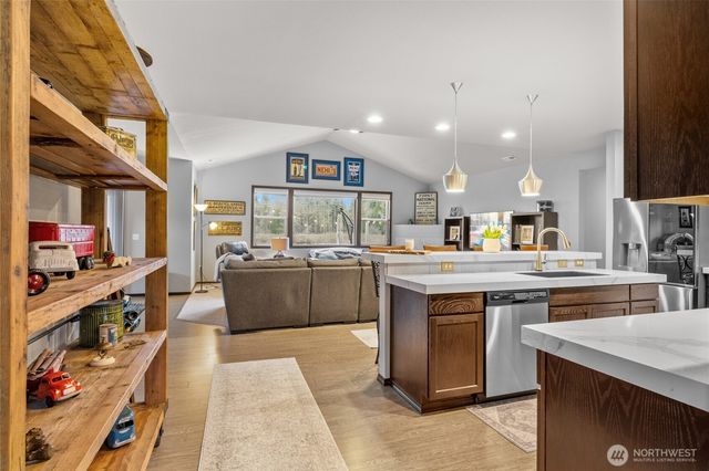 1402 S Machias Road, Snohomish, WA 98290