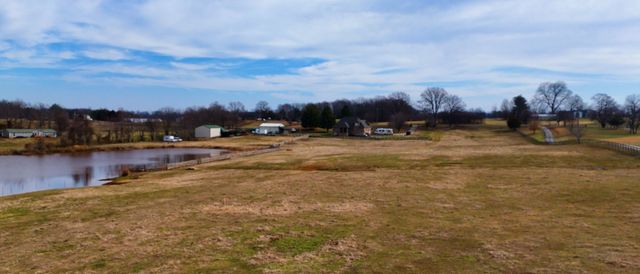 2 Minnis Rd, Springfield, TN 37172