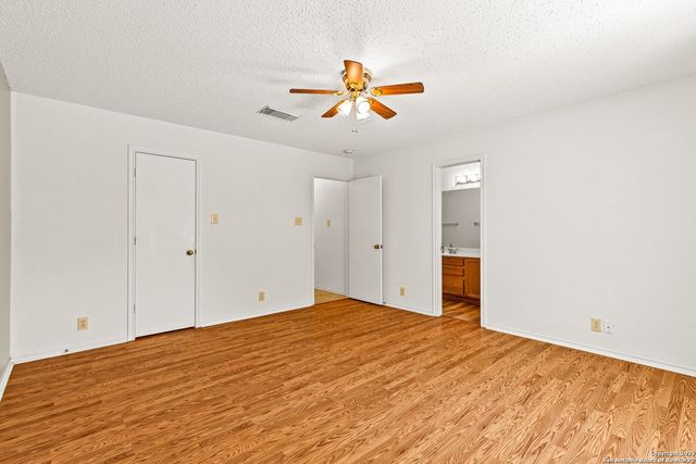 11211 Sutton Pl, San Antonio, TX 78249