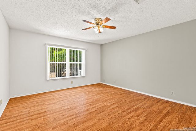 11211 Sutton Pl, San Antonio, TX 78249