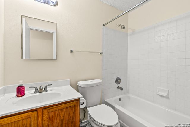 11211 Sutton Pl, San Antonio, TX 78249