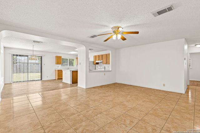 11211 Sutton Pl, San Antonio, TX 78249