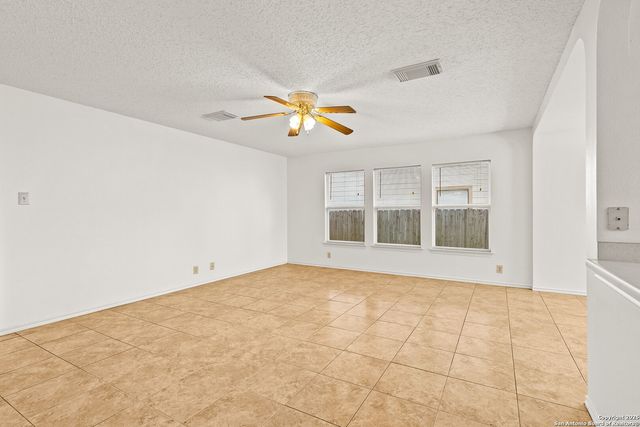 11211 Sutton Pl, San Antonio, TX 78249