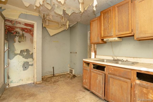 15693 Liberal Street, Detroit, MI 48205