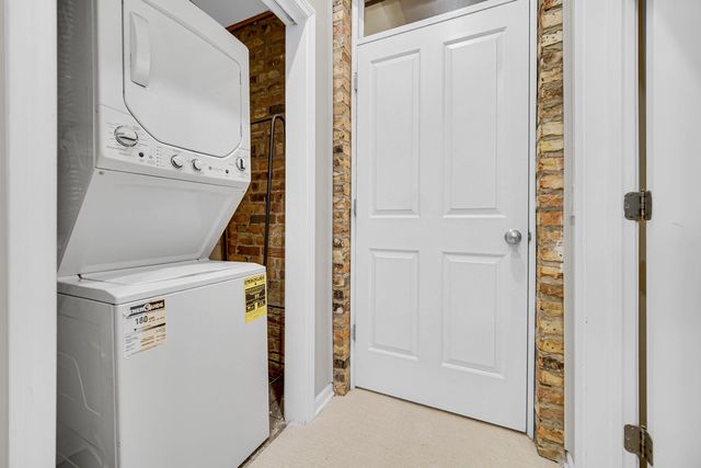 1424 W Grand Avenue 2, Chicago, IL 60642