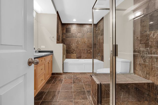 1424 W Grand Avenue 2, Chicago, IL 60642