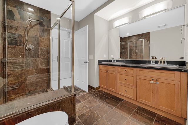 1424 W Grand Avenue 2, Chicago, IL 60642