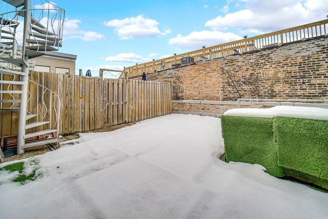 1424 W Grand Avenue 2, Chicago, IL 60642