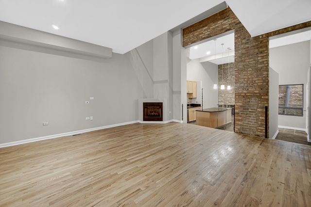 1424 W Grand Avenue 2, Chicago, IL 60642