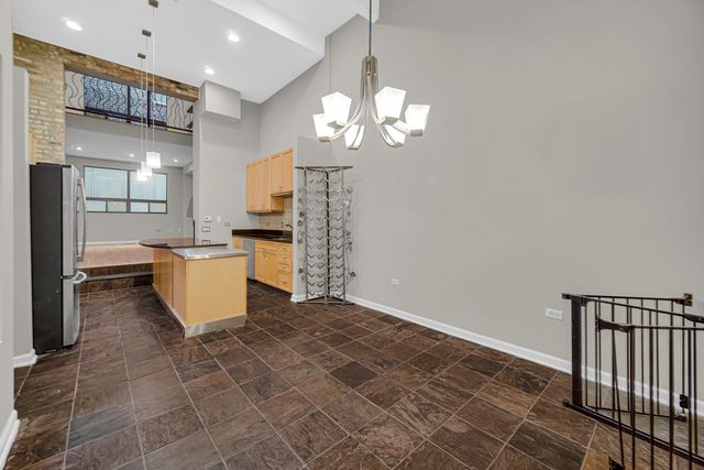 1424 W Grand Avenue 2, Chicago, IL 60642