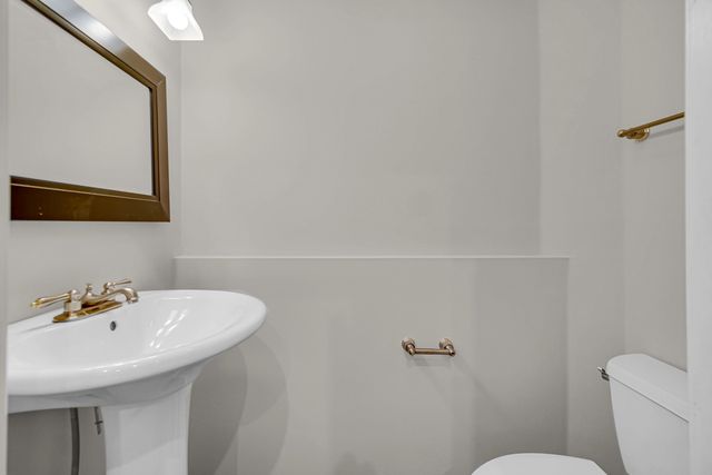 1424 W Grand Avenue 2, Chicago, IL 60642